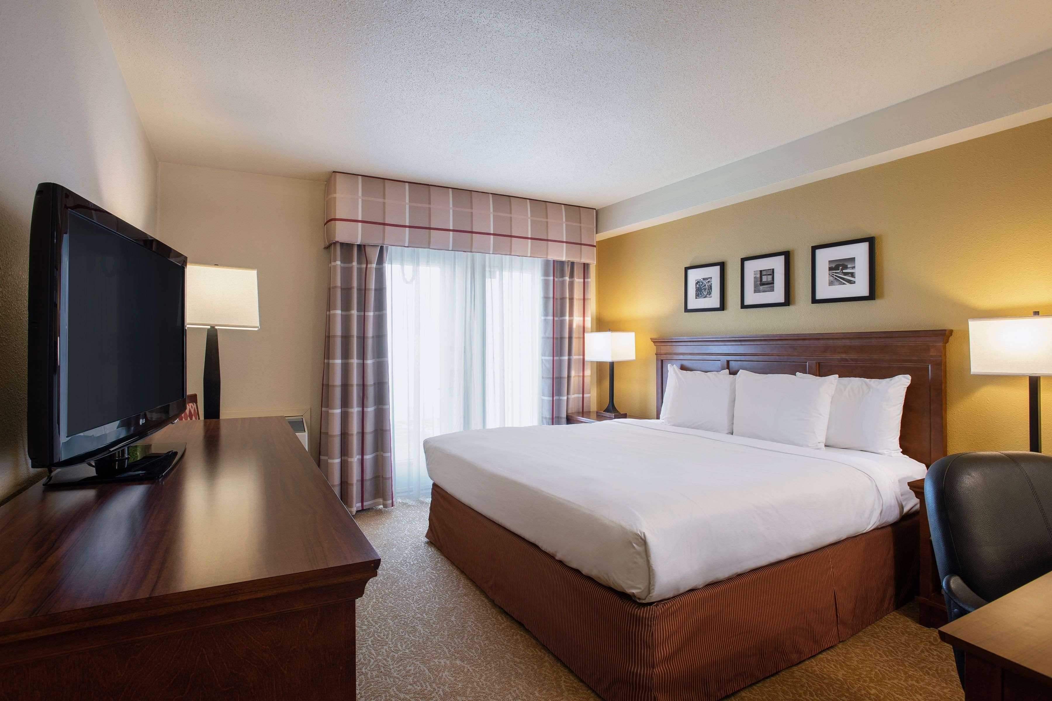Travelodge Suites By Wyndham Regina - Eastgate Bay Zewnętrze zdjęcie