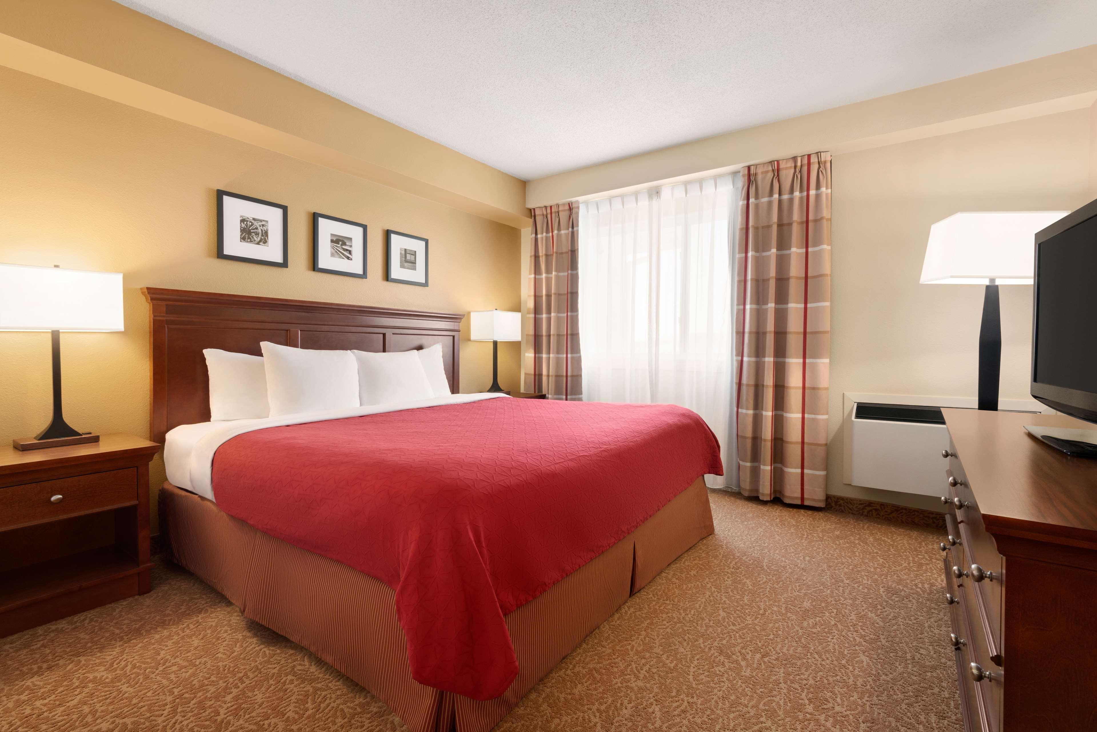 Travelodge Suites By Wyndham Regina - Eastgate Bay Zewnętrze zdjęcie