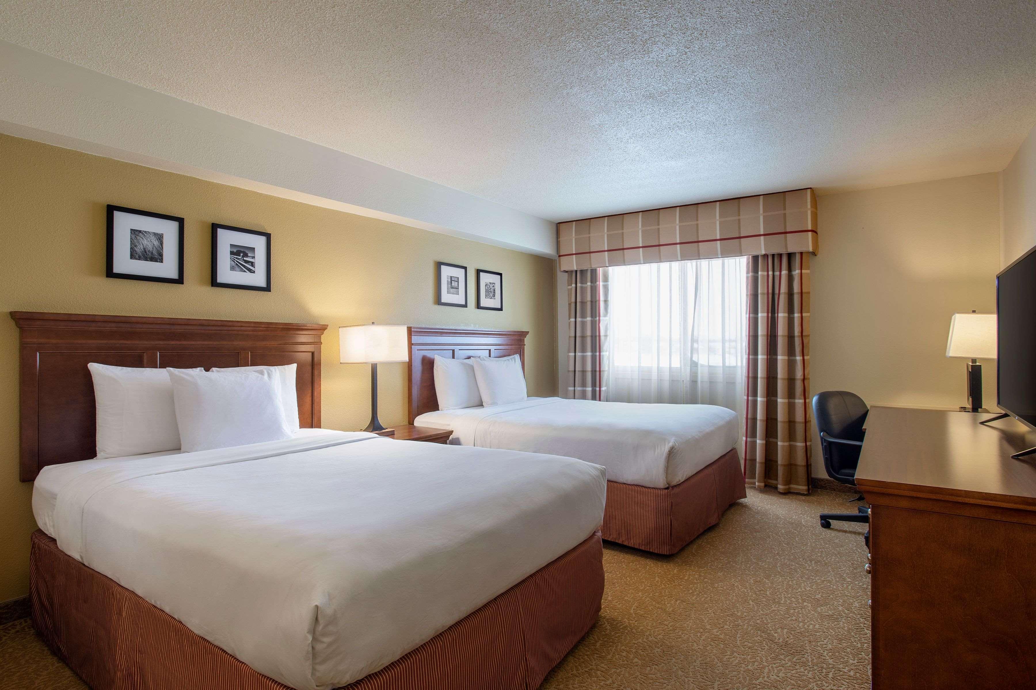 Travelodge Suites By Wyndham Regina - Eastgate Bay Zewnętrze zdjęcie